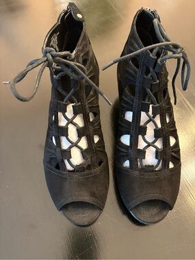 8.5 WIDE EARTH PEEP TOE
